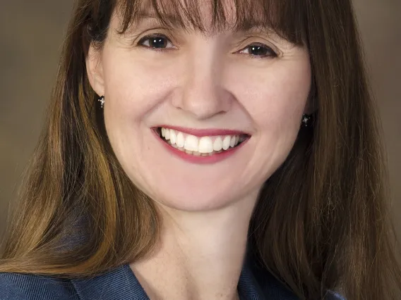 Kelly Potter headshot