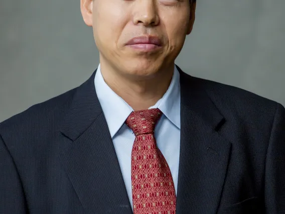 Peiwen Li headshot