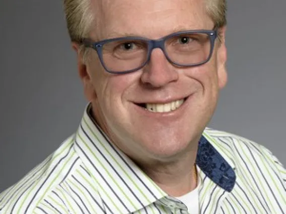 Shane Snyder headshot