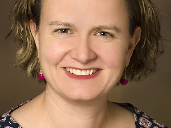 Jennifer McIntosh headshot